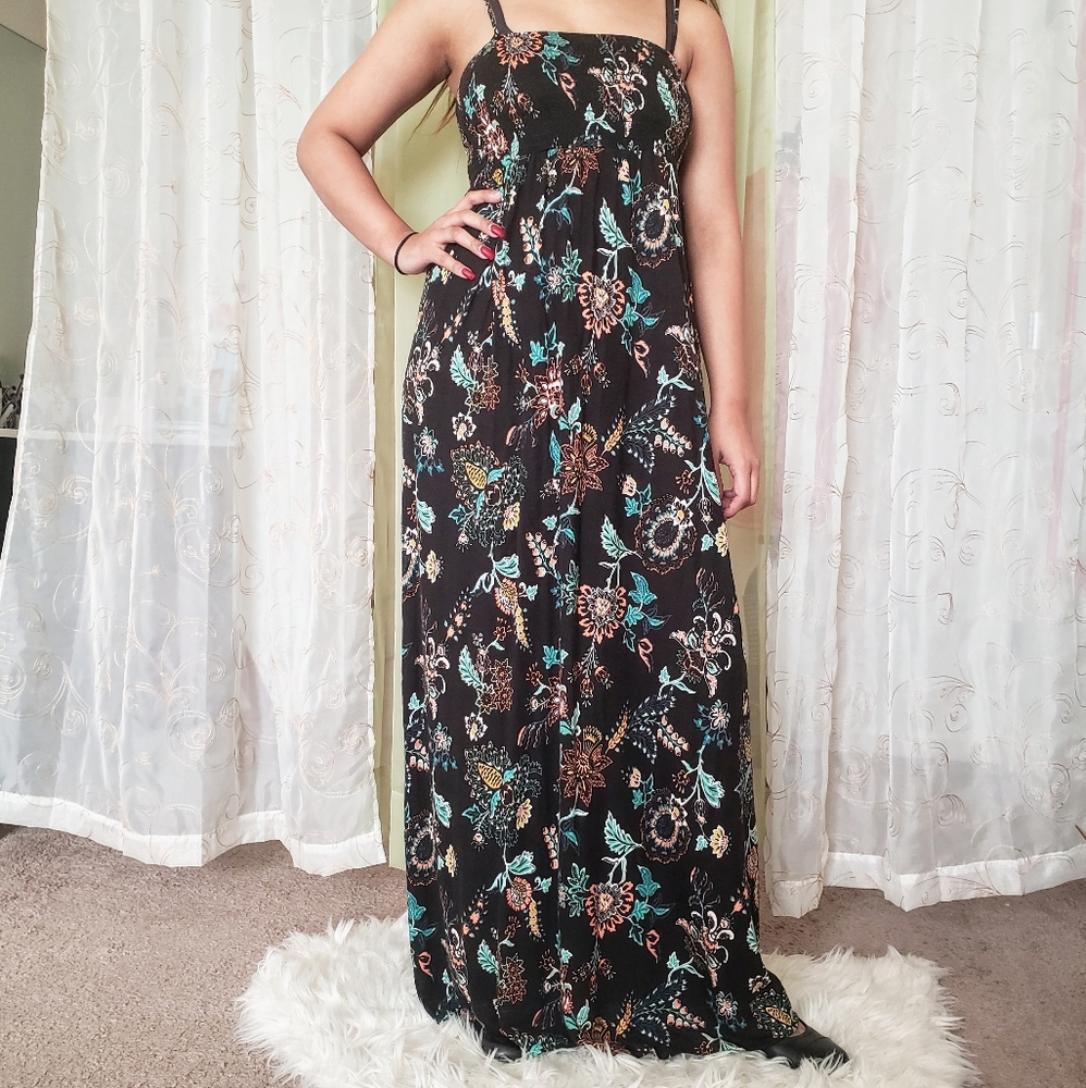 Shirred maternity maxi dress size M